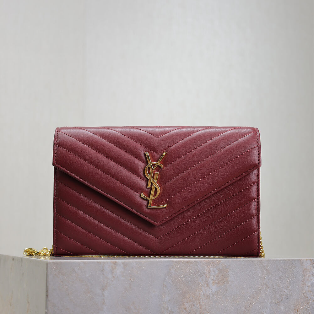 Cassandre chain wallet in lambskin
