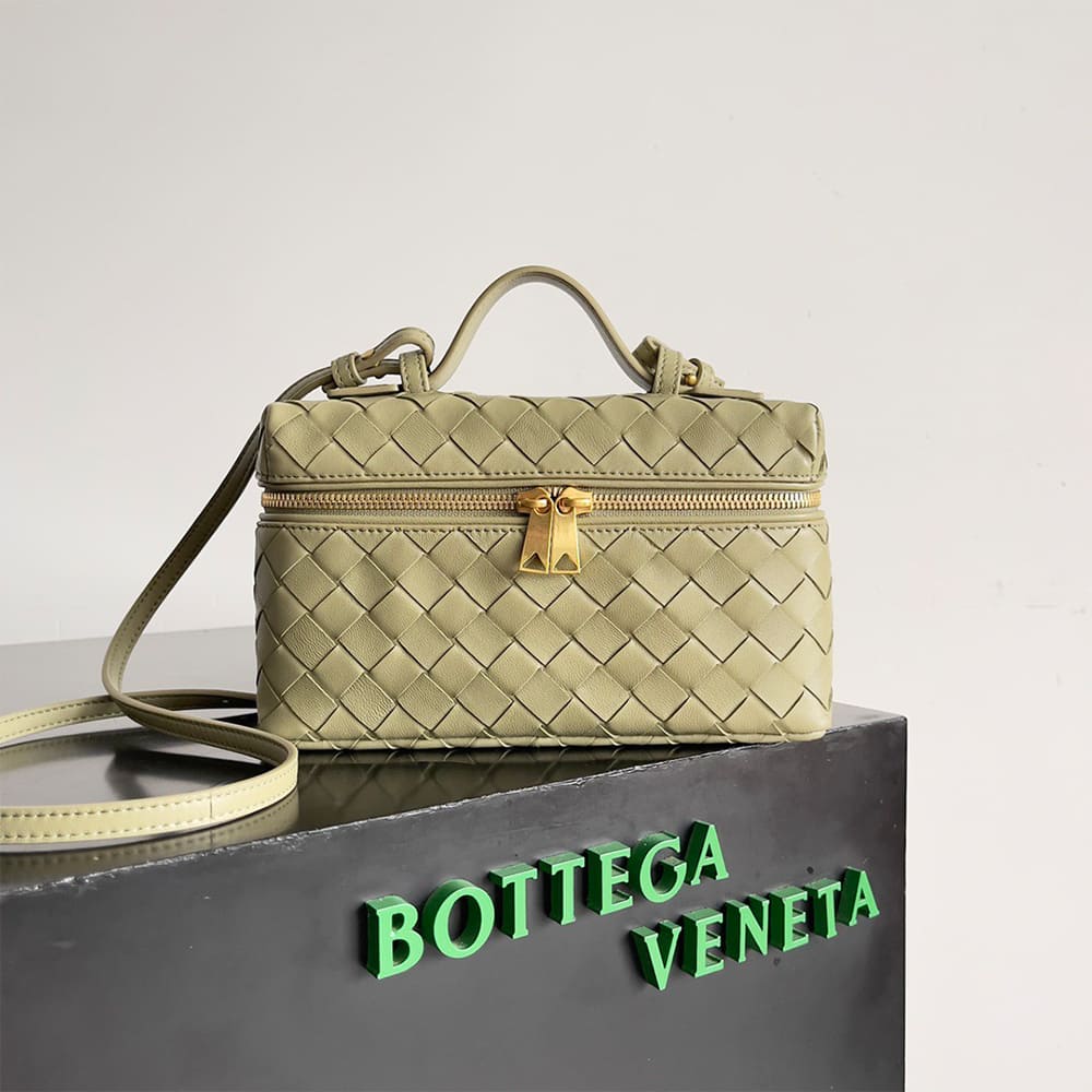 Veneta Bang Bang Vanity Case
