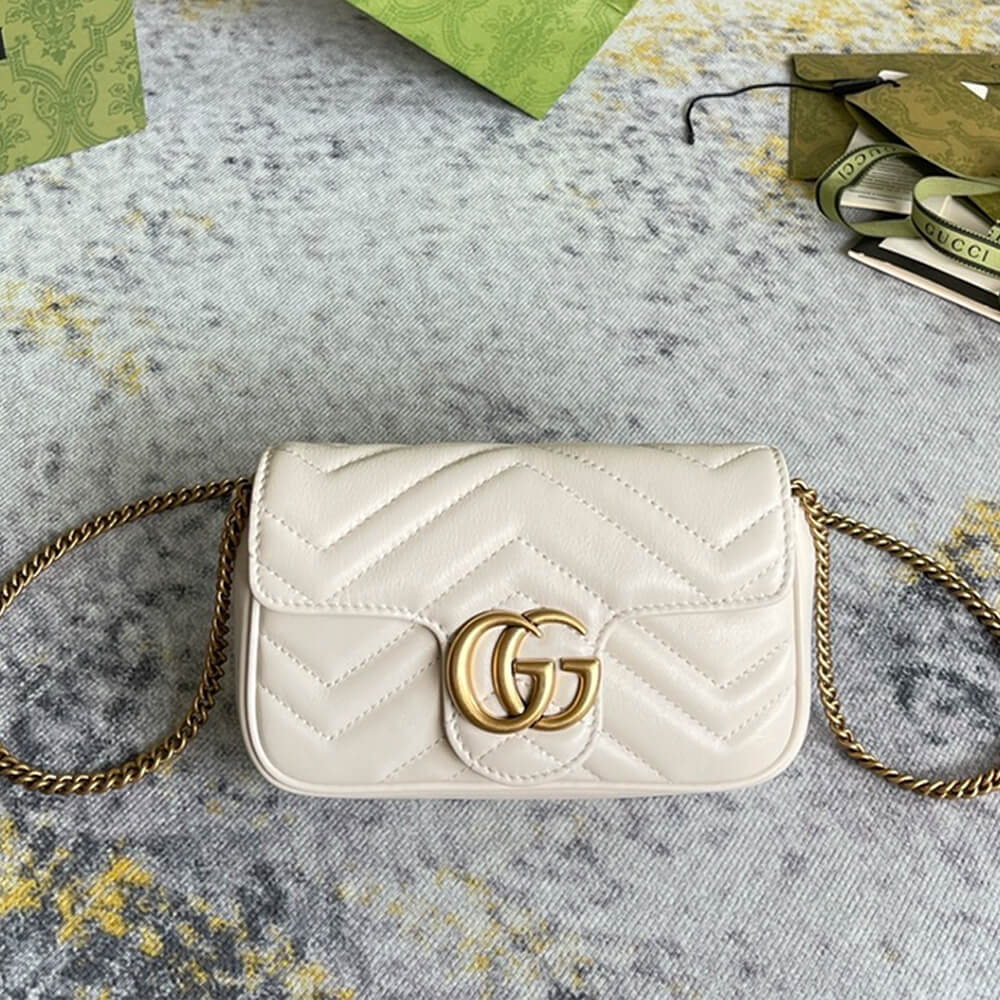 Sac super mini GG Marmont en cuir matelassé 