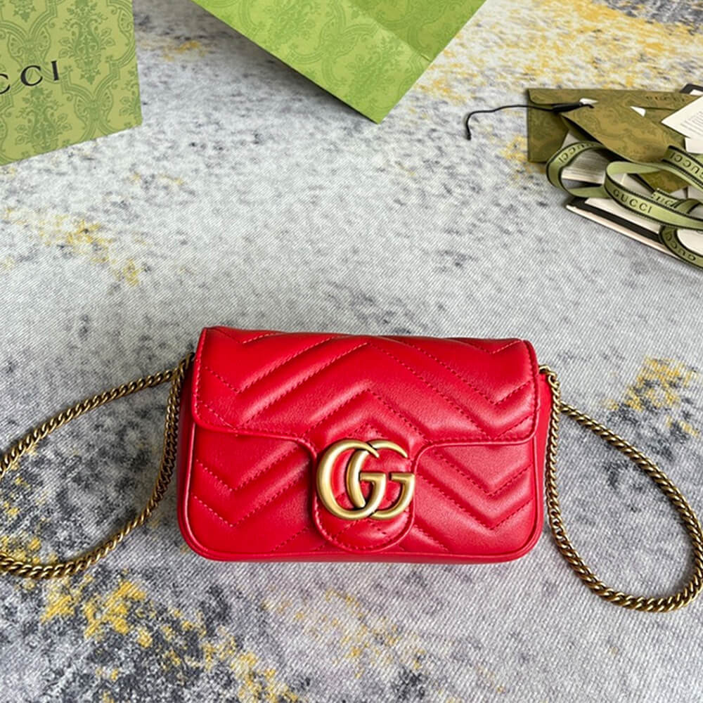 Sac super mini GG Marmont en cuir matelassé 