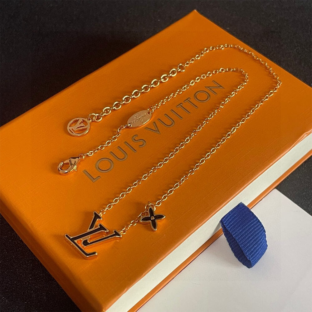 Collier iconique en émail