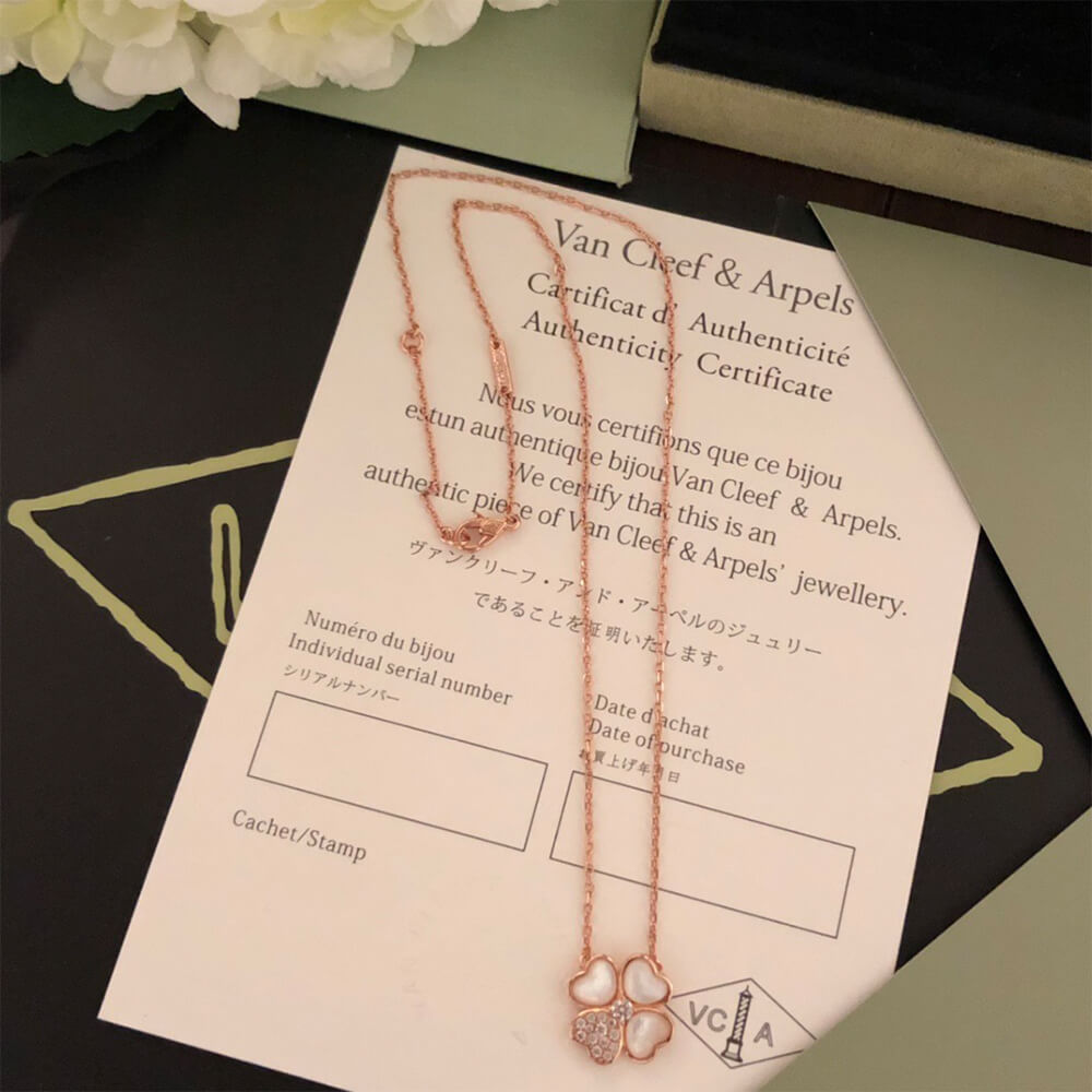 Collier Arpels 