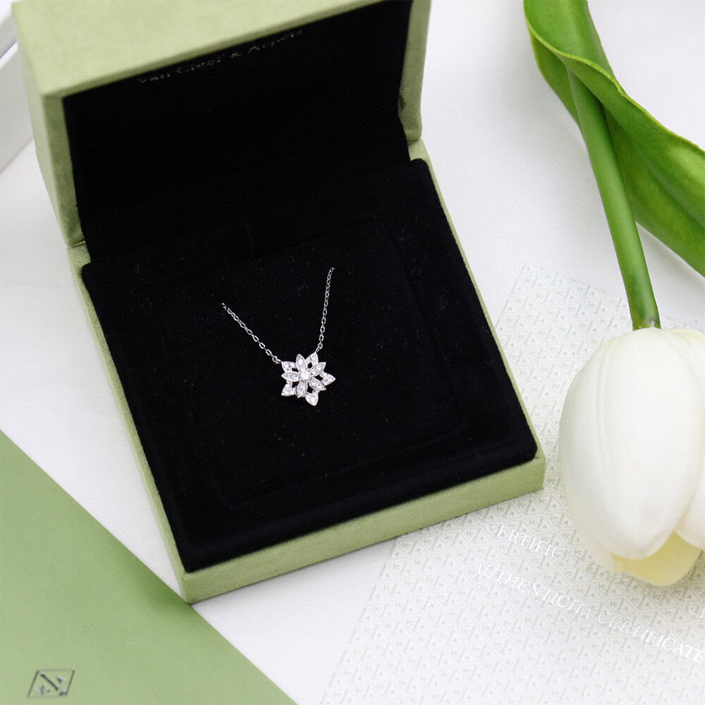 Arpels Lotus Openwork Pendant Mini Model