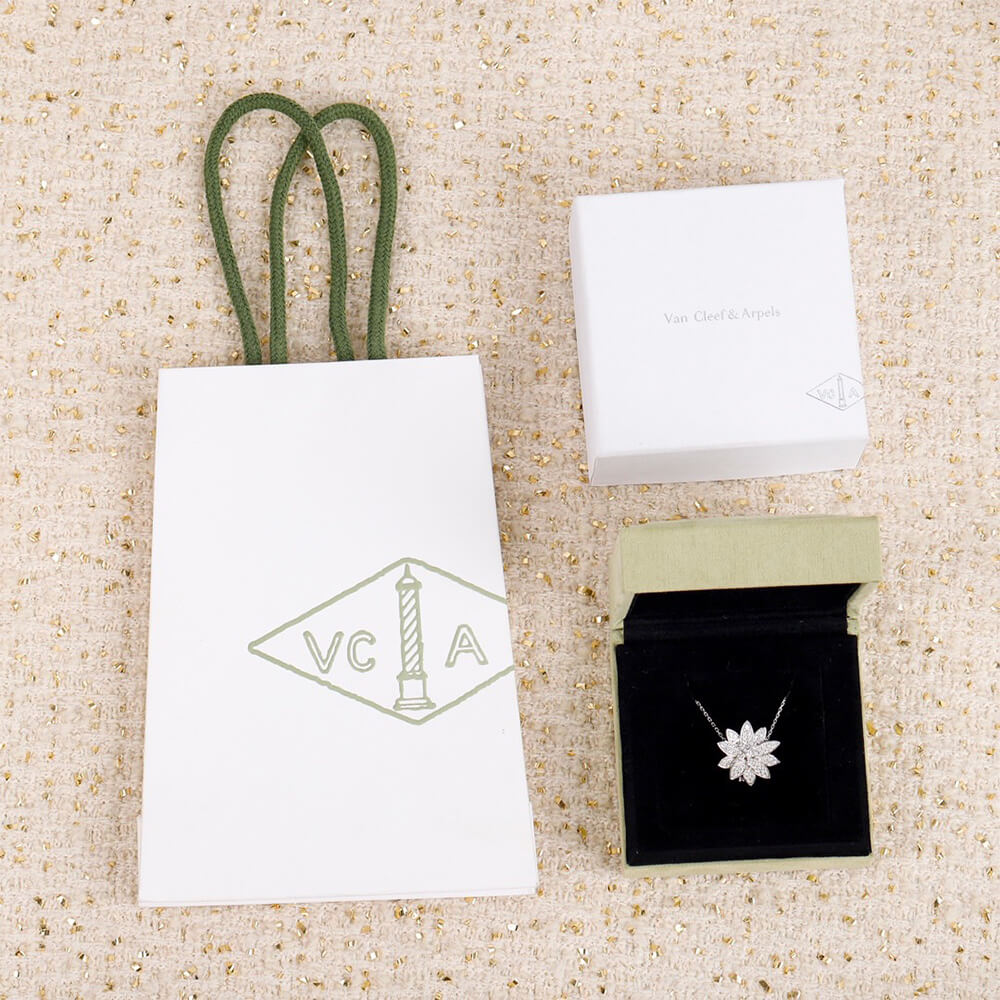 Arpels Lotus Clip Pendant, Medium Model