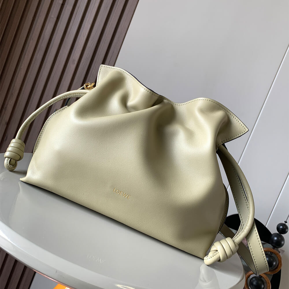 Medium Flamenco Clutch in Nappa Calfskin