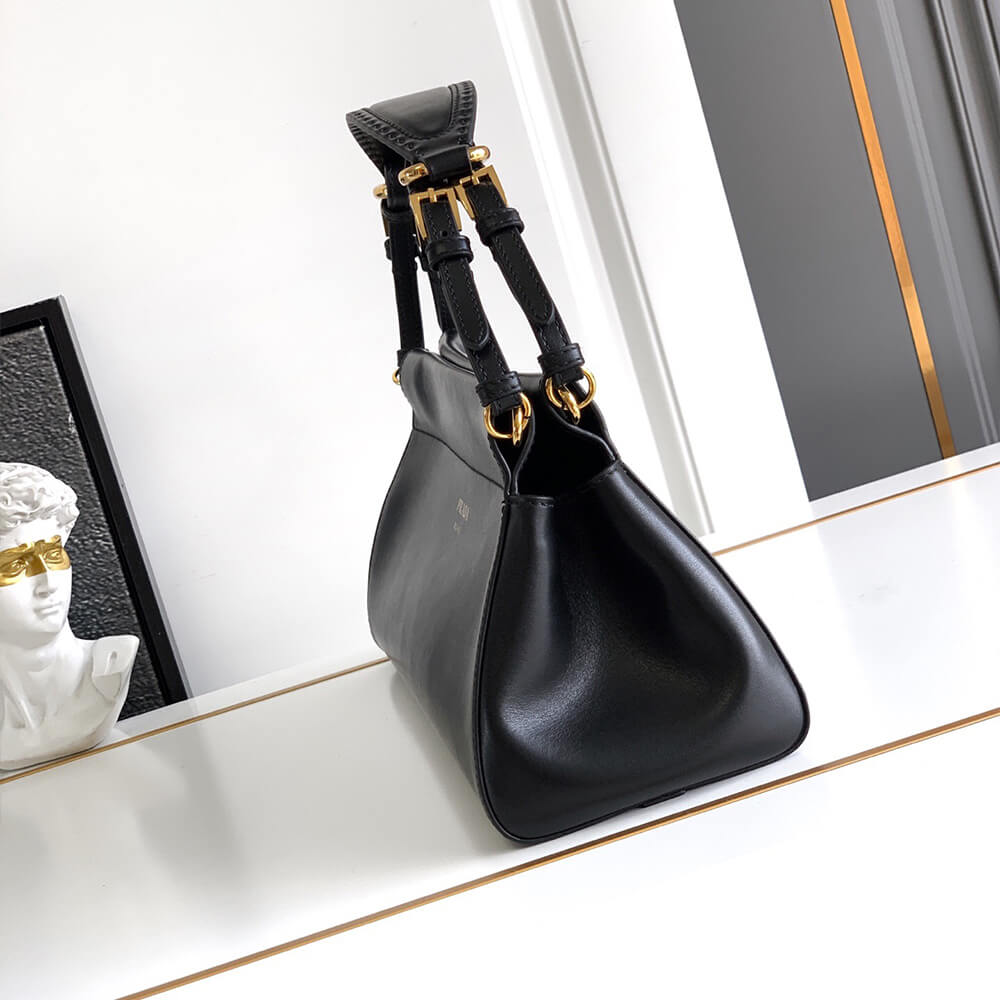 Enchaîné Medium Leather Bag