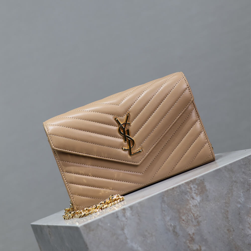 Cassandre chain wallet in lambskin