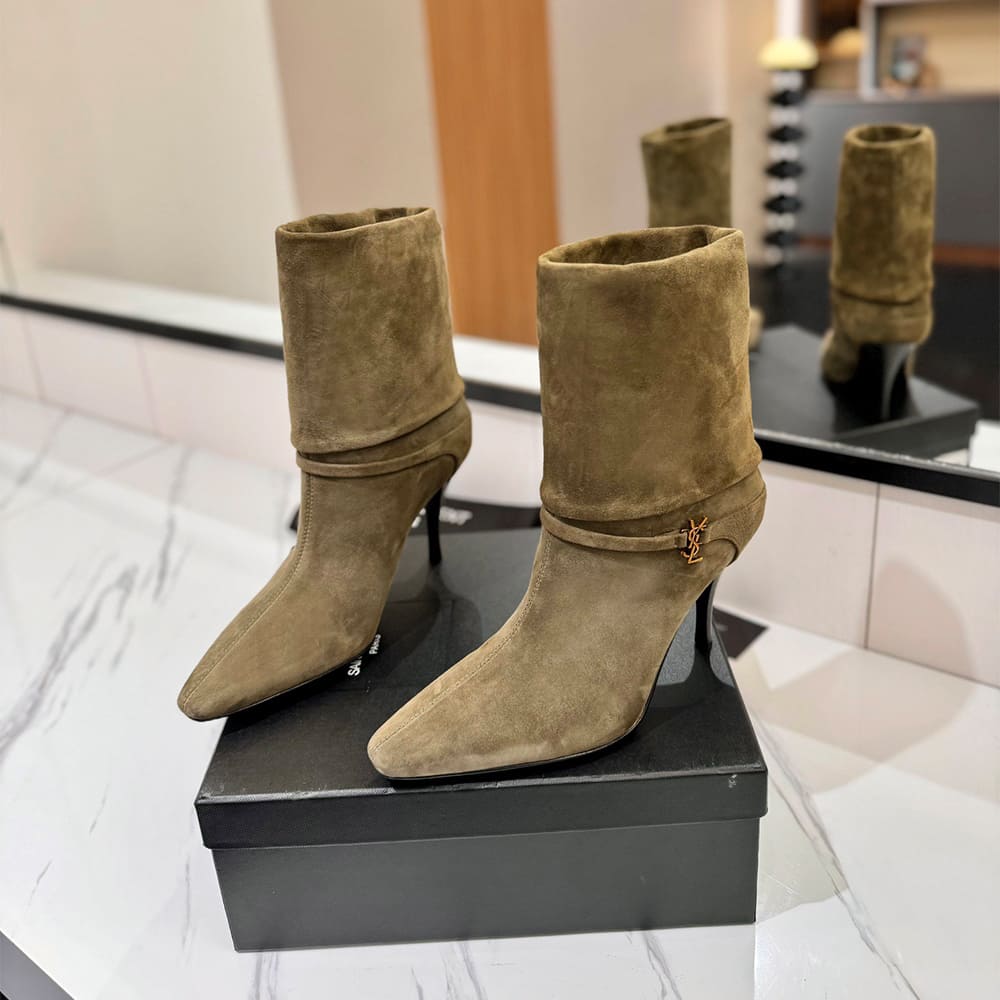 Niki Booties in Suede