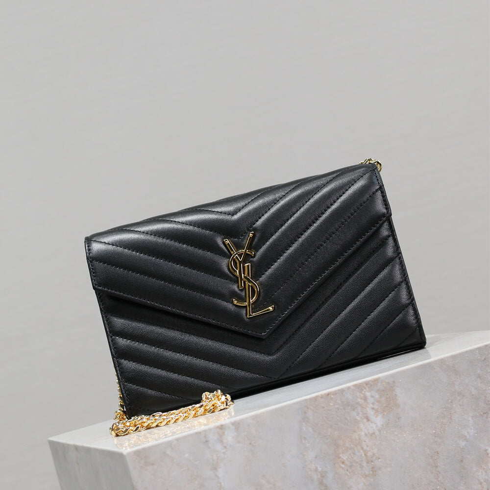 Cassandre chain wallet in lambskin