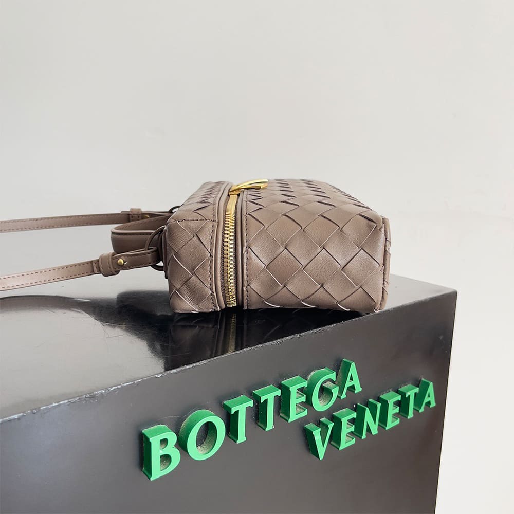 Veneta Bang Bang Vanity Case