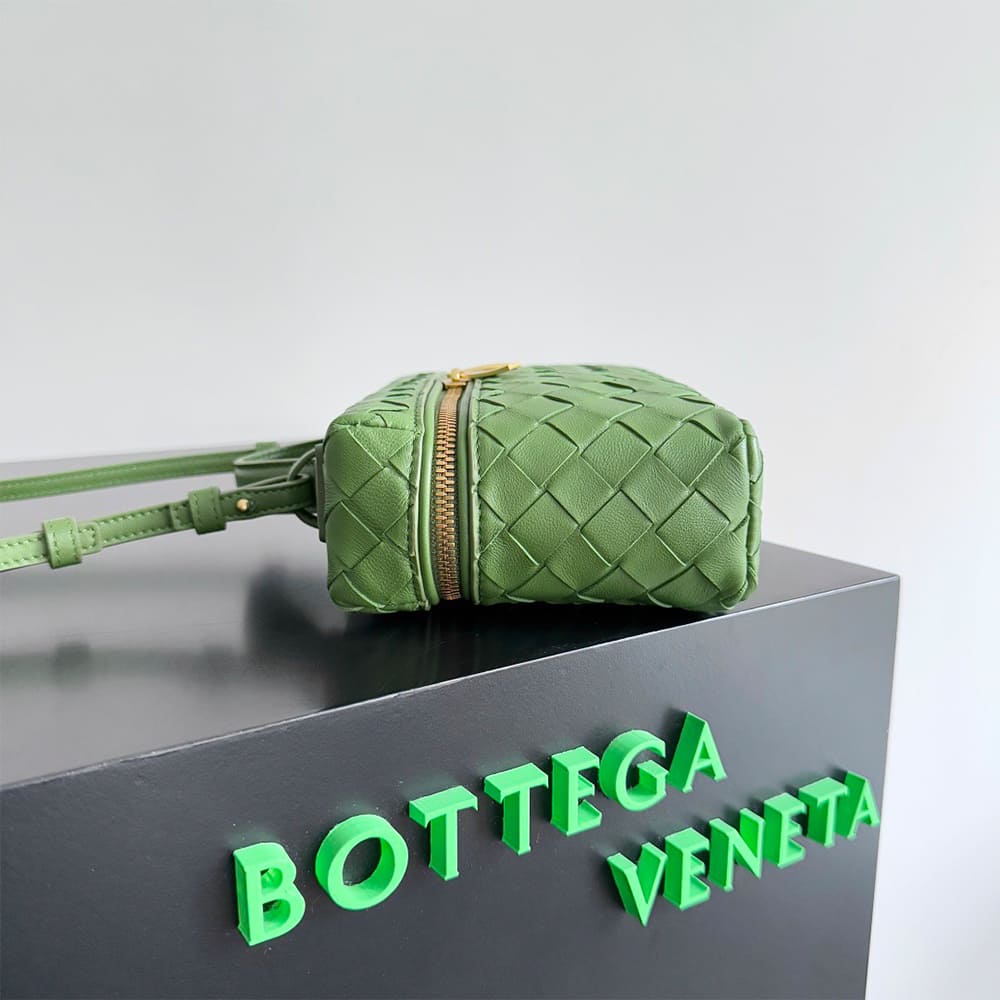 Veneta Bang Bang Vanity Case