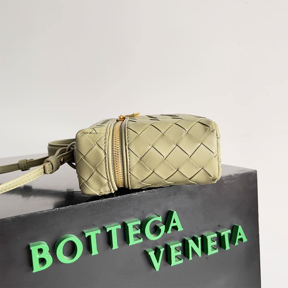 Veneta Bang Bang Vanity Case