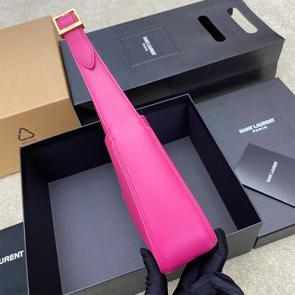 le 5 a 7 in smooth leather