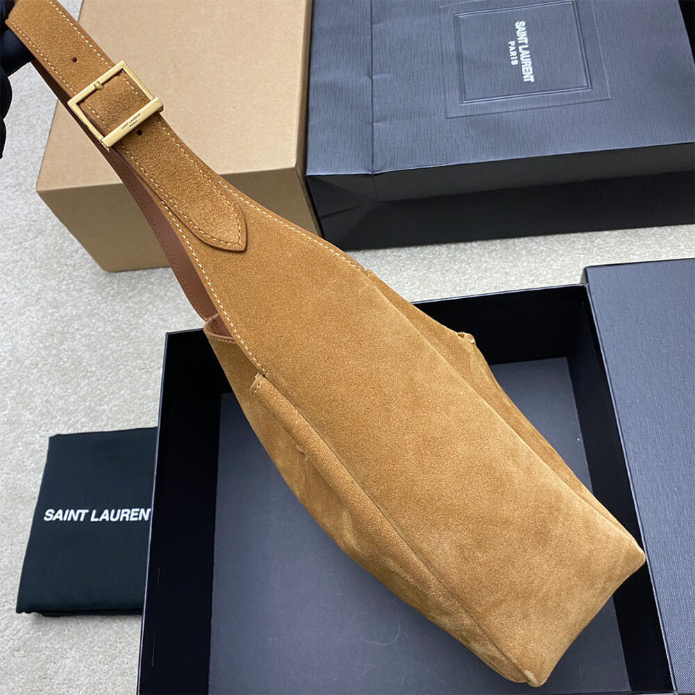 le 5 a 7 supple small suede