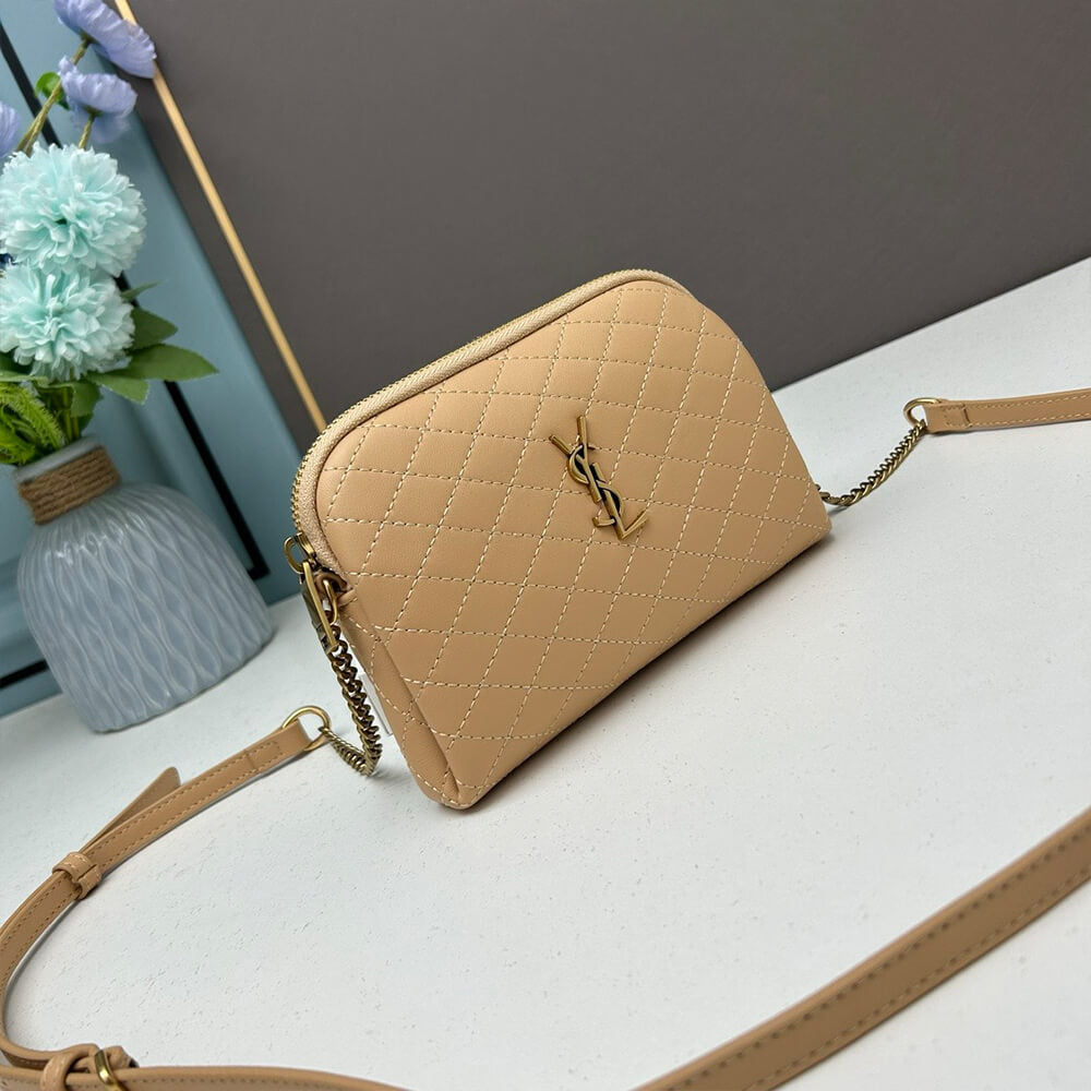 Gaby zipped pouch in quilted lambskin