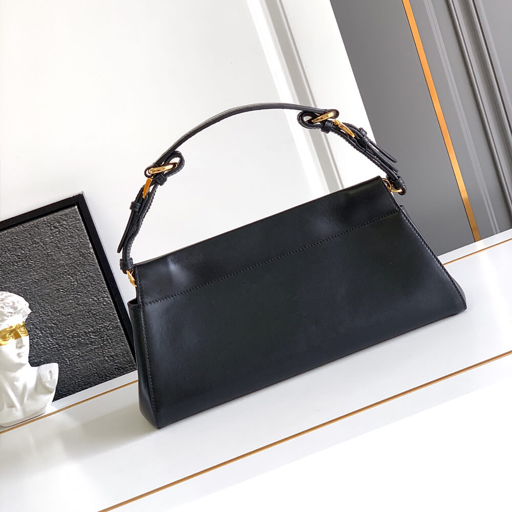 Enchaîné Medium Leather Bag