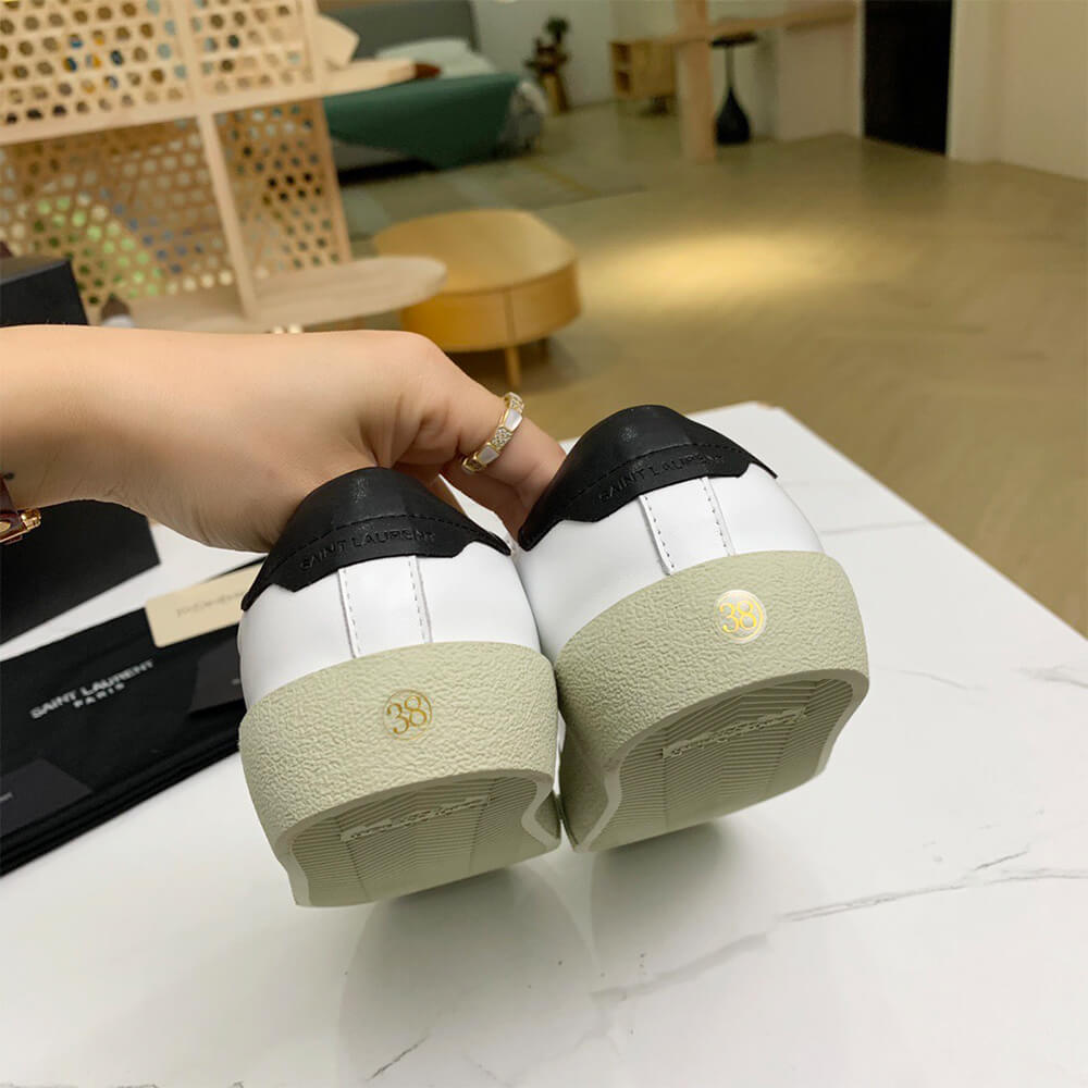 Court Classic Sneaker