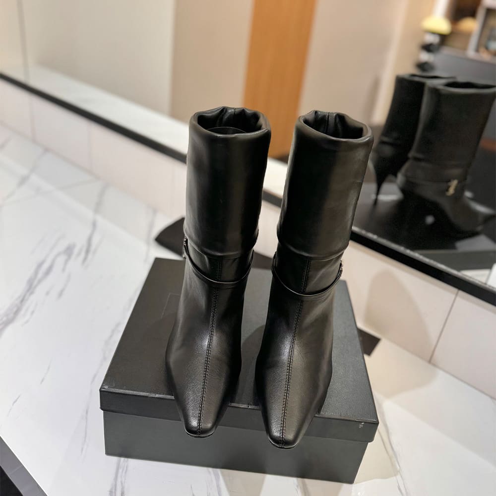 Niki Booties in Suede