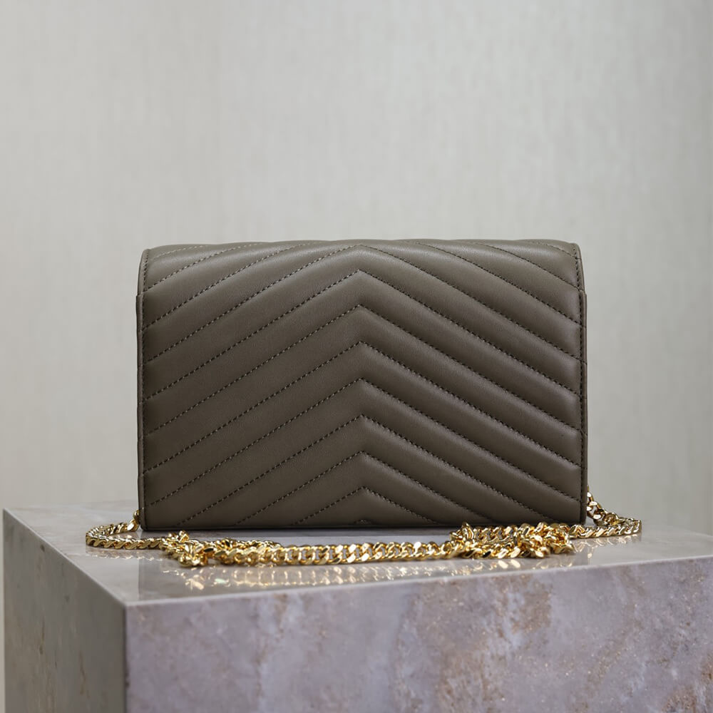 Cassandre chain wallet in lambskin