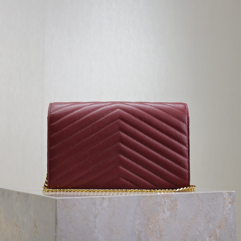 Cassandre chain wallet in lambskin
