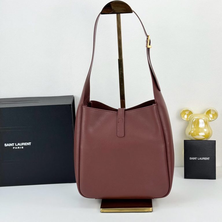 Small LE 5 À 7 bag in soft grained leathe