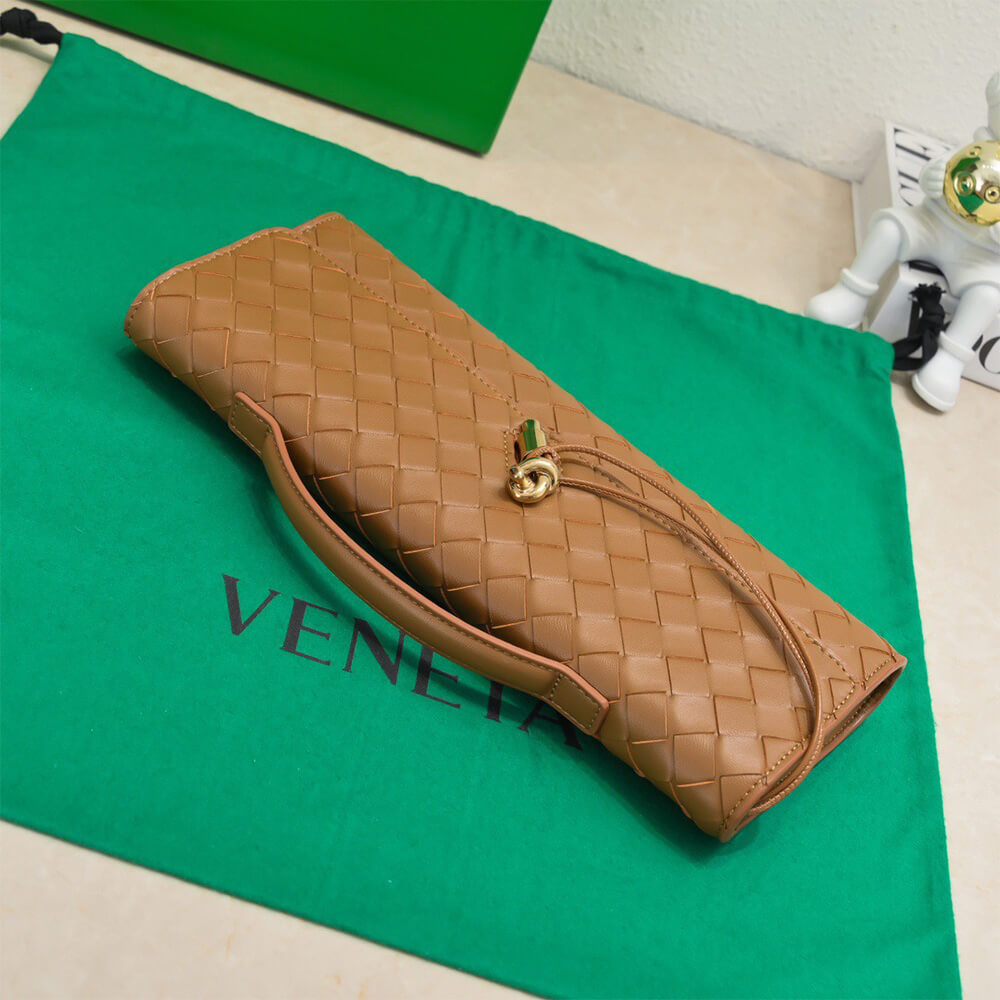 Veneta Andiamo Clutch