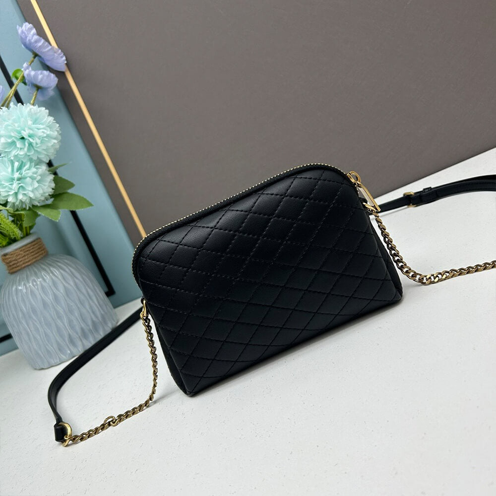 Gaby zipped pouch in quilted lambskin