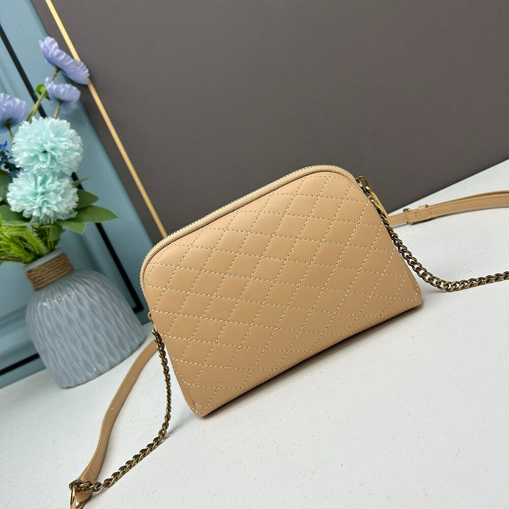Gaby zipped pouch in quilted lambskin