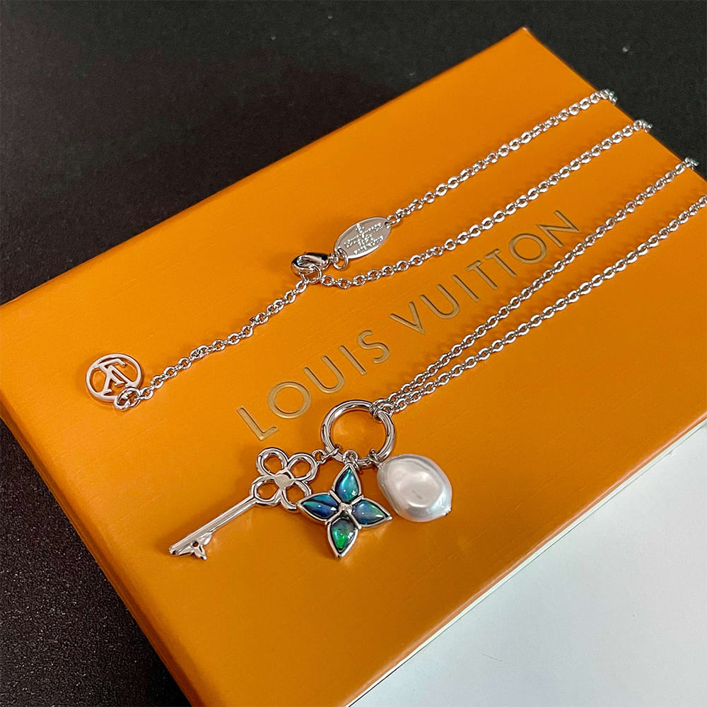 Collier LV