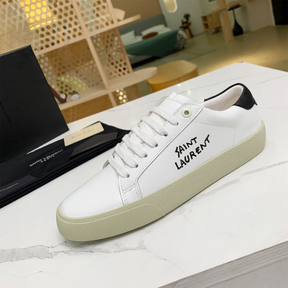 Court Classic Sneaker