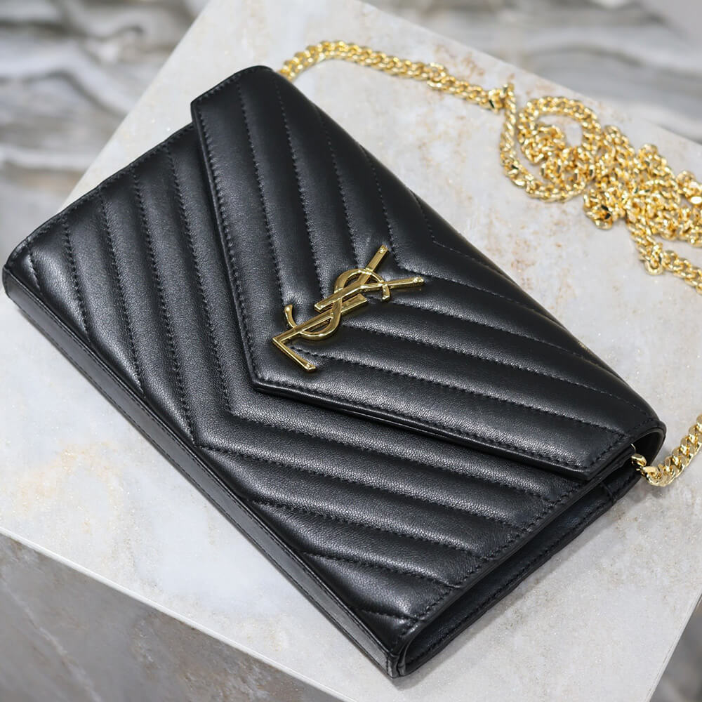 Cassandre chain wallet in lambskin