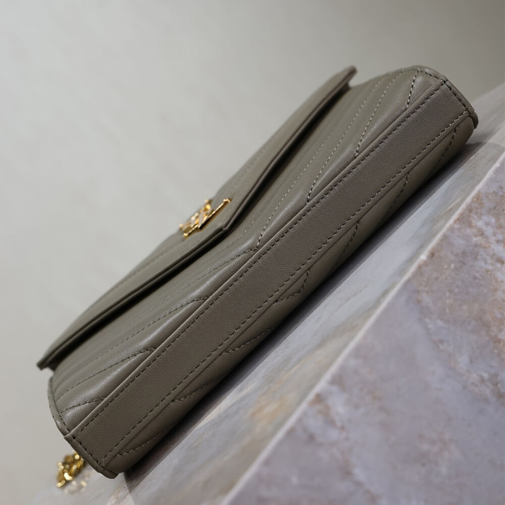 Cassandre chain wallet in lambskin