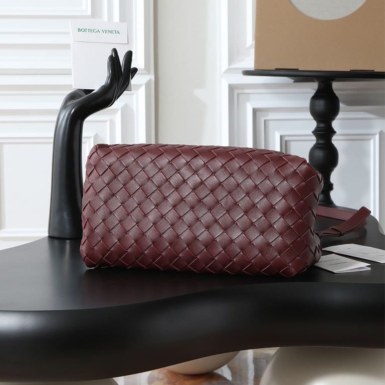 Veneta Medium Parachute