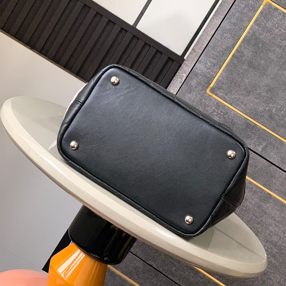 Cambon Line Medium Tote