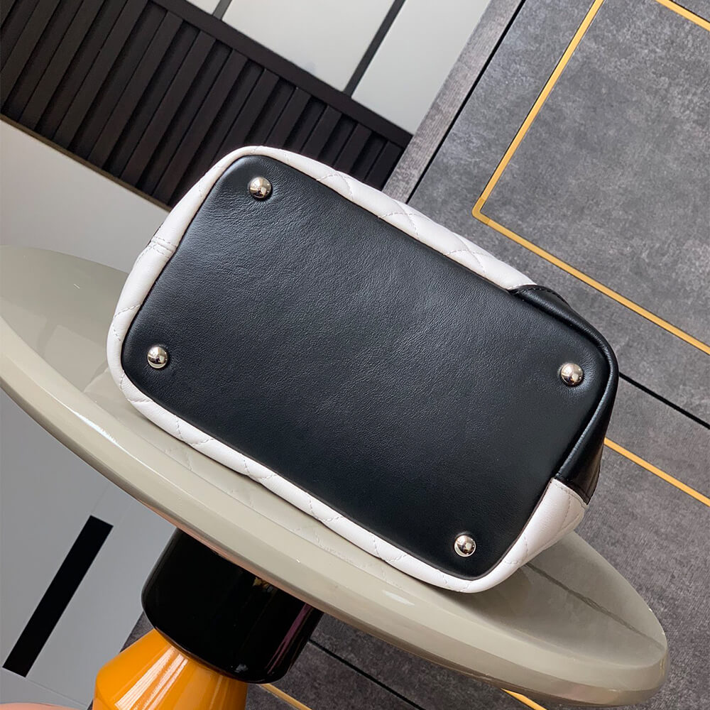 Cambon Line Medium Tote