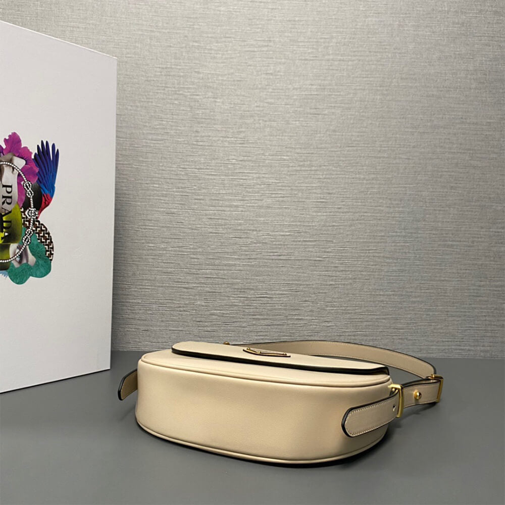 Arque Leather Shoulder Bag with Flap