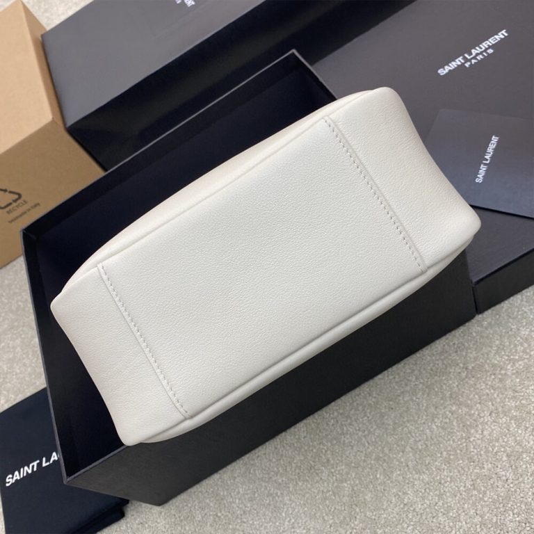 Small LE 5 À 7 bag in soft grained leather