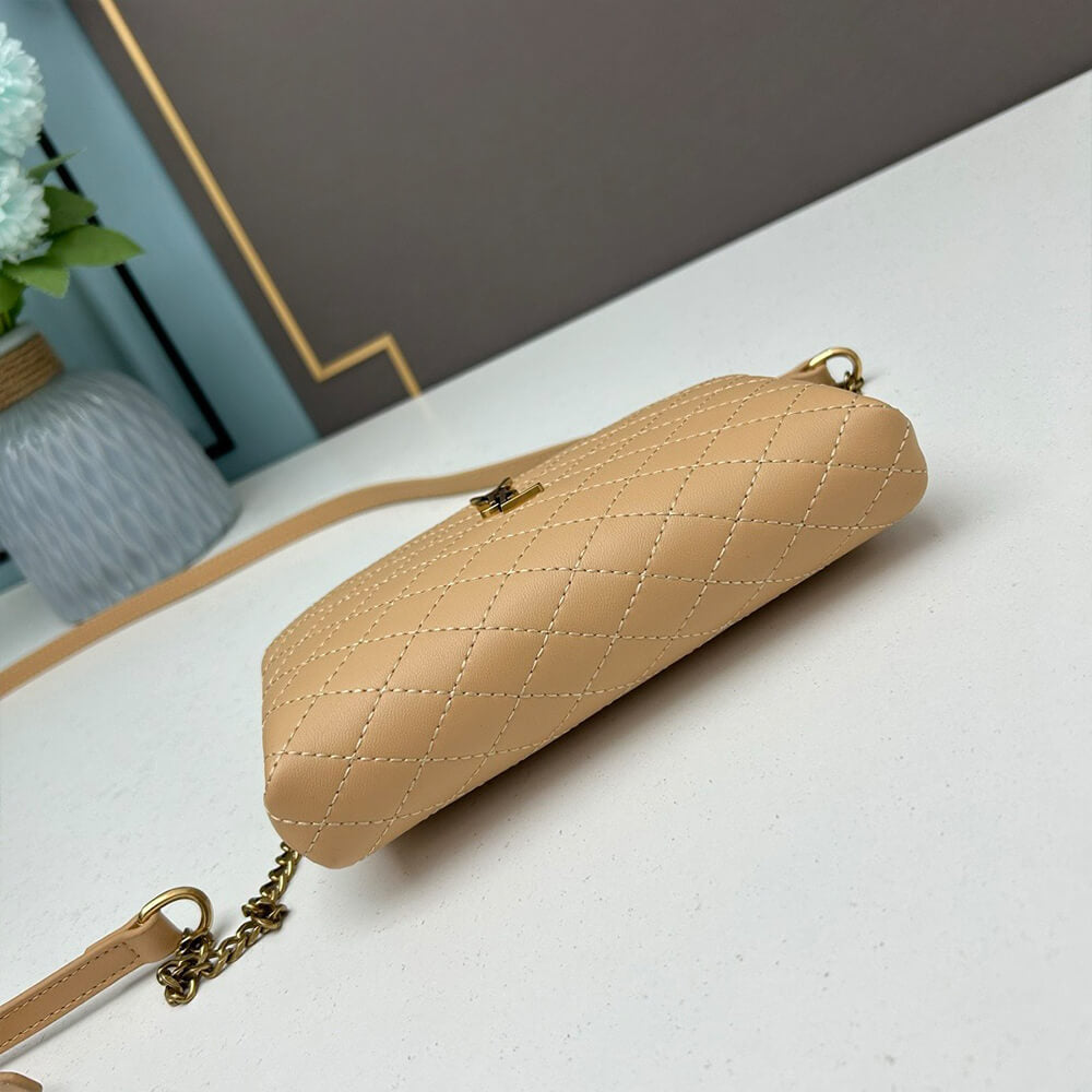 Gaby zipped pouch in quilted lambskin