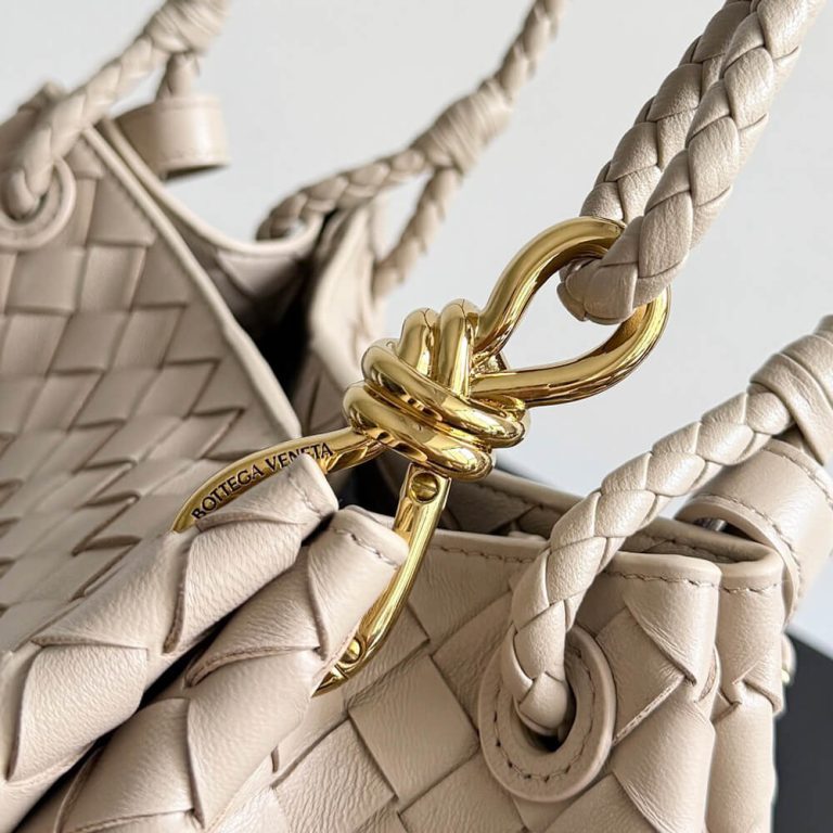 Veneta Medium Parachute