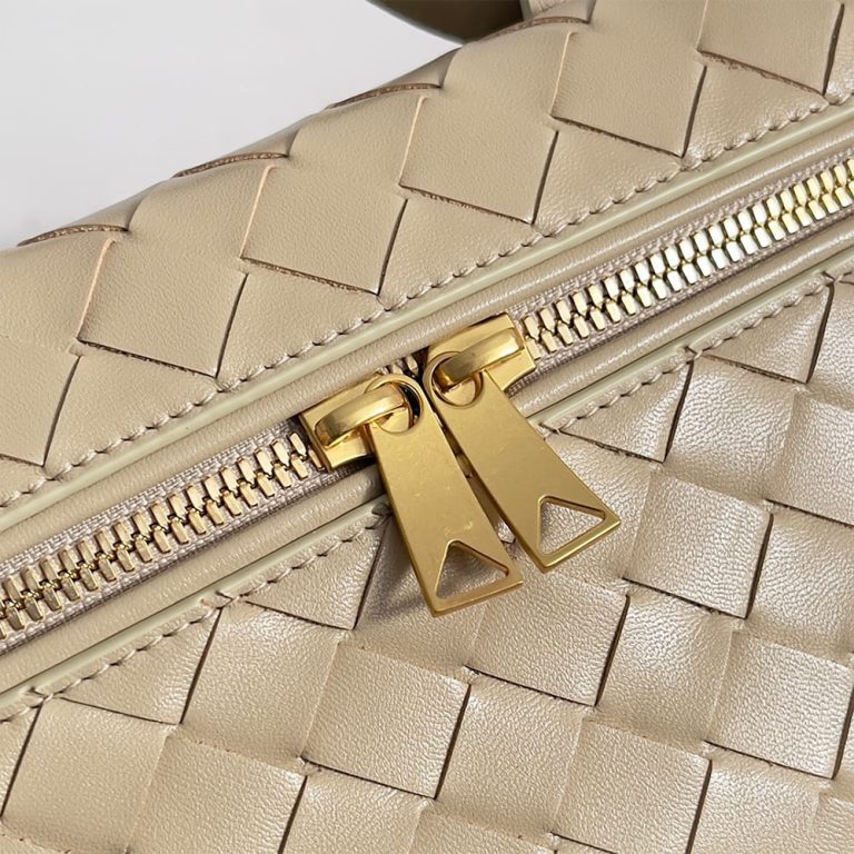 Veneta Bang Bang Vanity Case