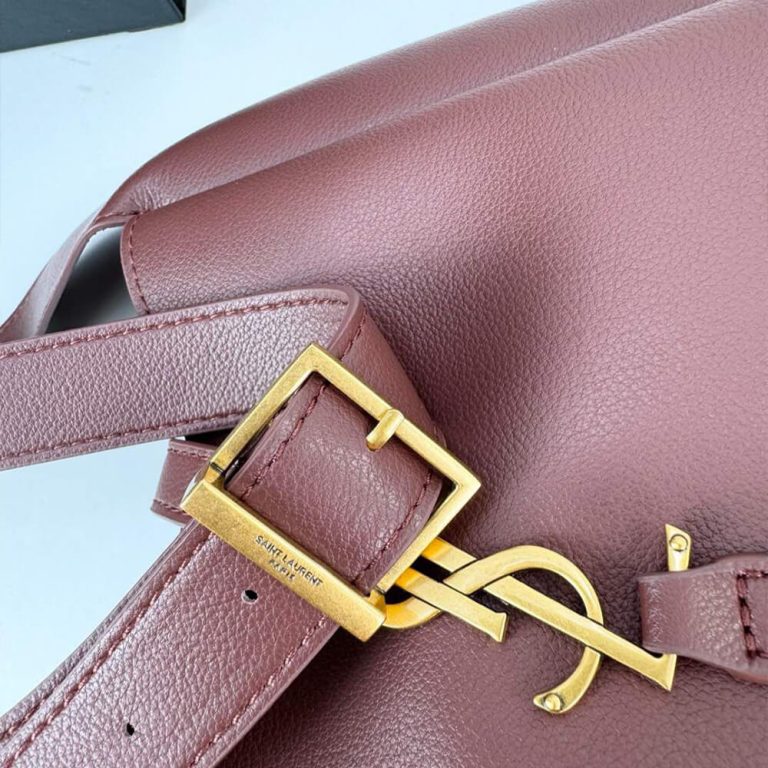 Small LE 5 À 7 bag in soft grained leathe