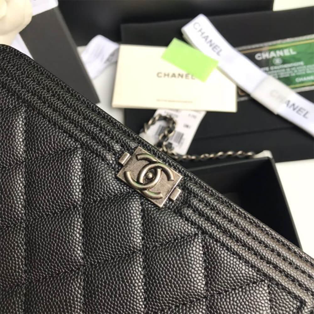 Boy Chanel Wallet On Chain