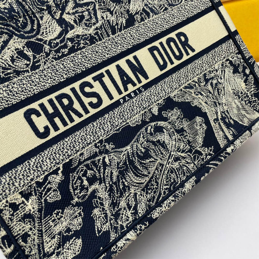 SMALL AMOUR  BOOK TOTE