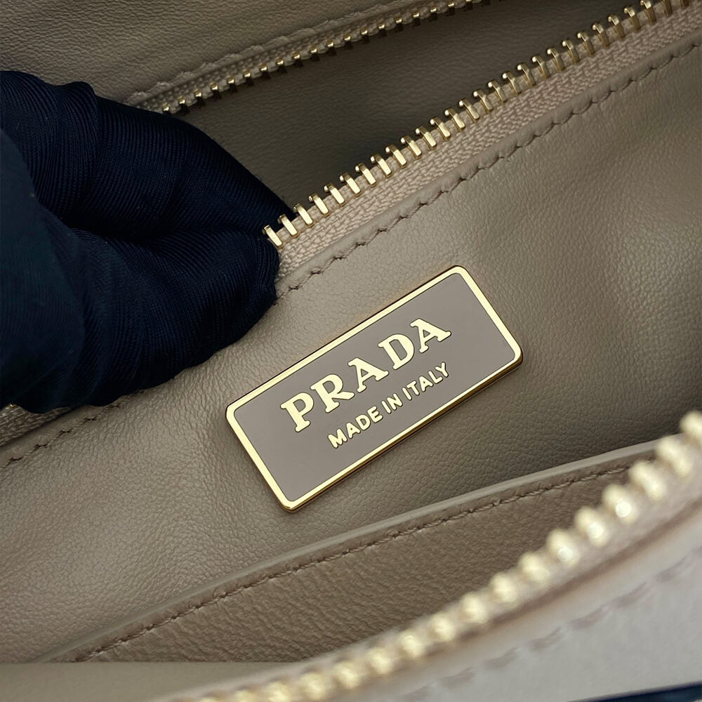 Aimée Medium Leather Shoulder Bag