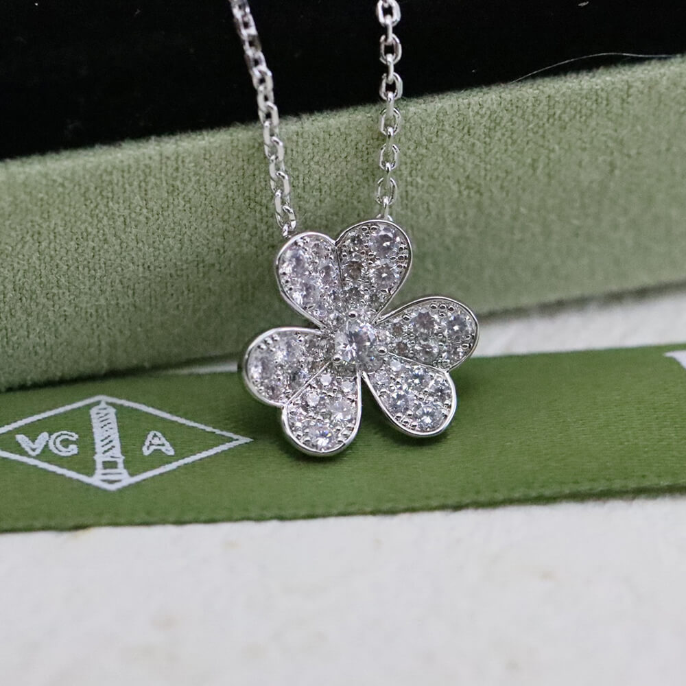 Collier Arpels 