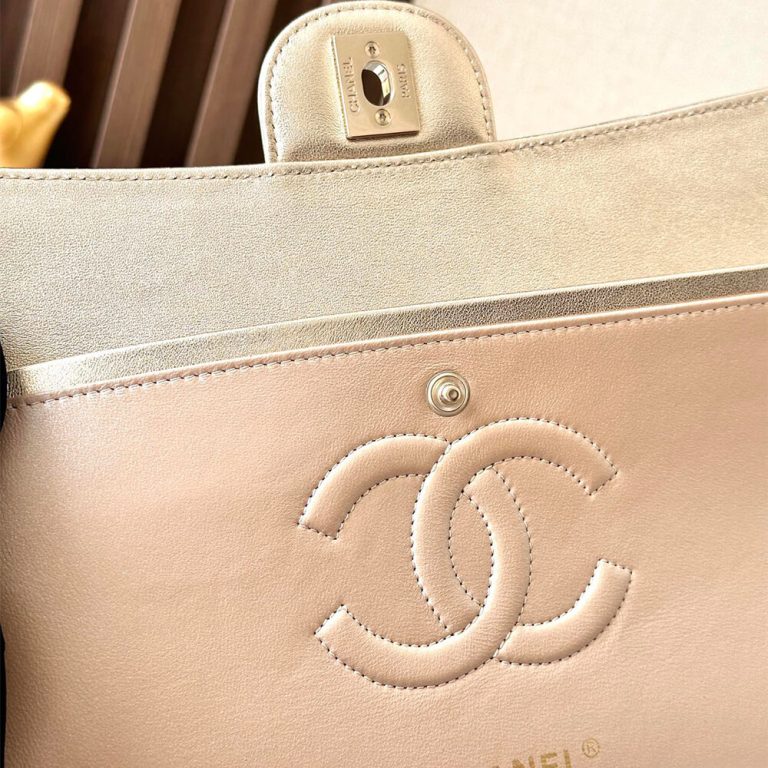 Classic Flap Handbag