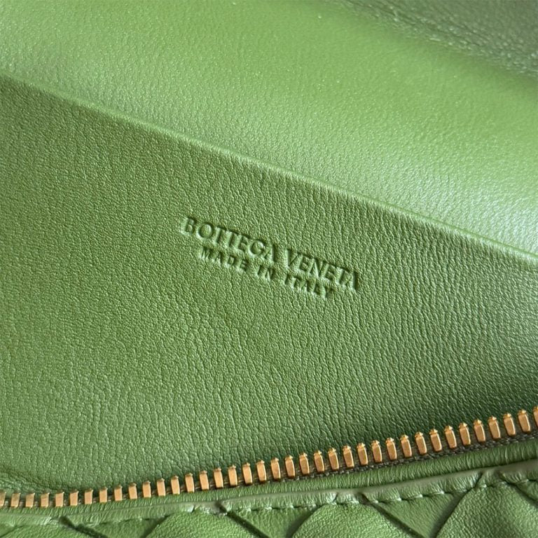 Veneta Bang Bang Vanity Case