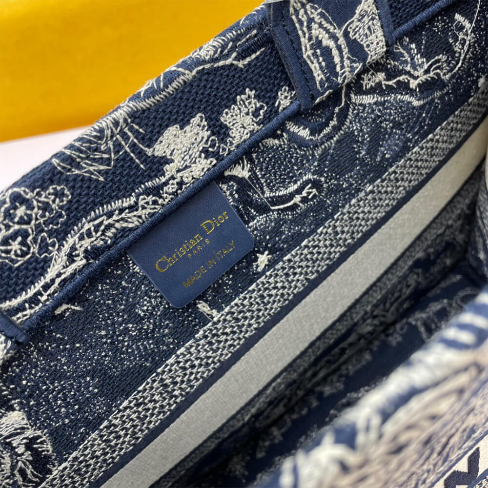 SMALL AMOUR  BOOK TOTE