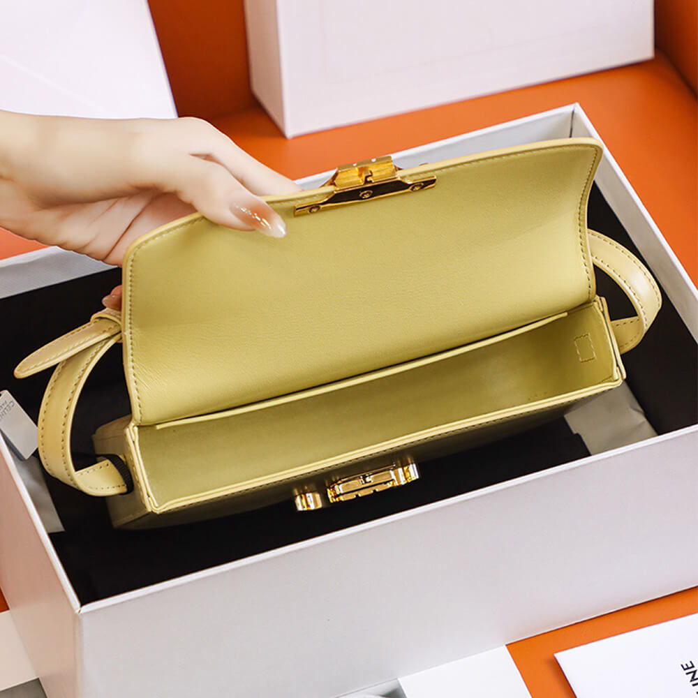 TRIOMPHE SHOULDER BAG