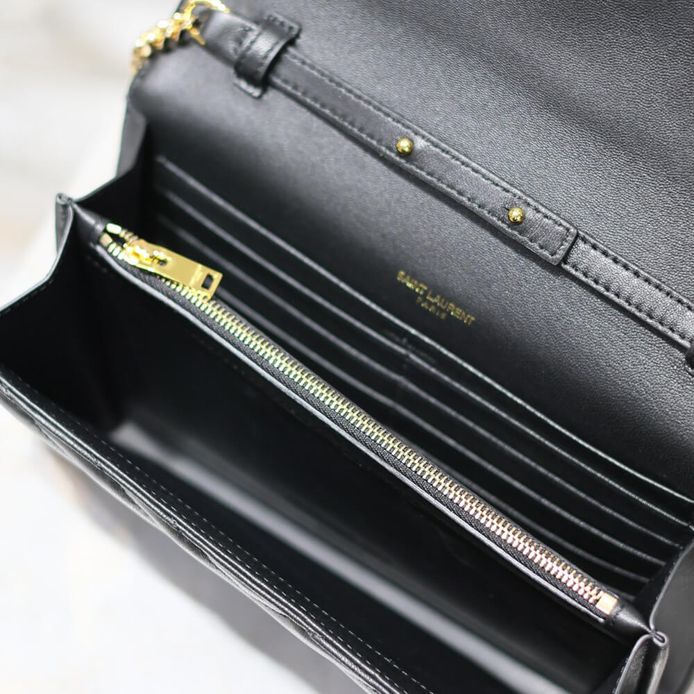 Cassandre chain wallet in lambskin